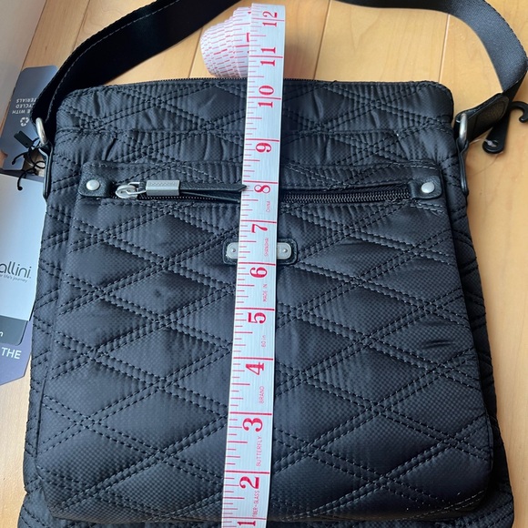 New with tags Baggallini Modern Pocket Vegan Leather Crossbody - Picture 4 of 6
